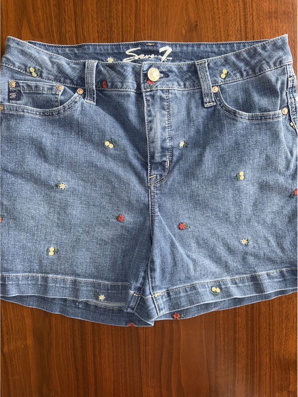 Seven7 Women's Weekend Floral Embroidered Denim Shorts - Size 10